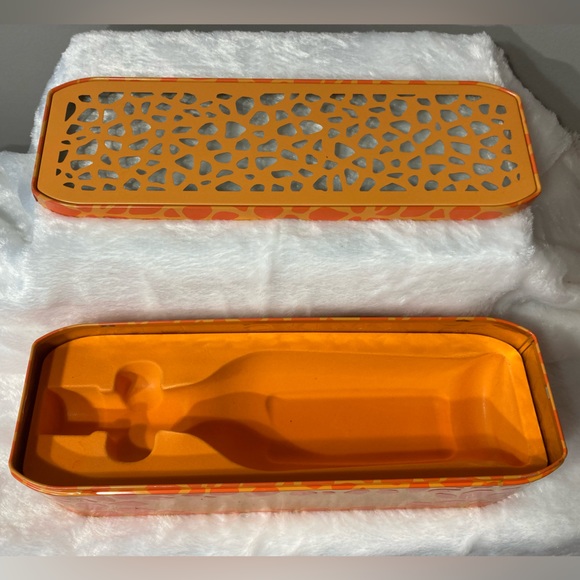 The GLENMORANGIE Distillery Co
Liquor Box Collectible Giraffe Print - Picture 4 of 4